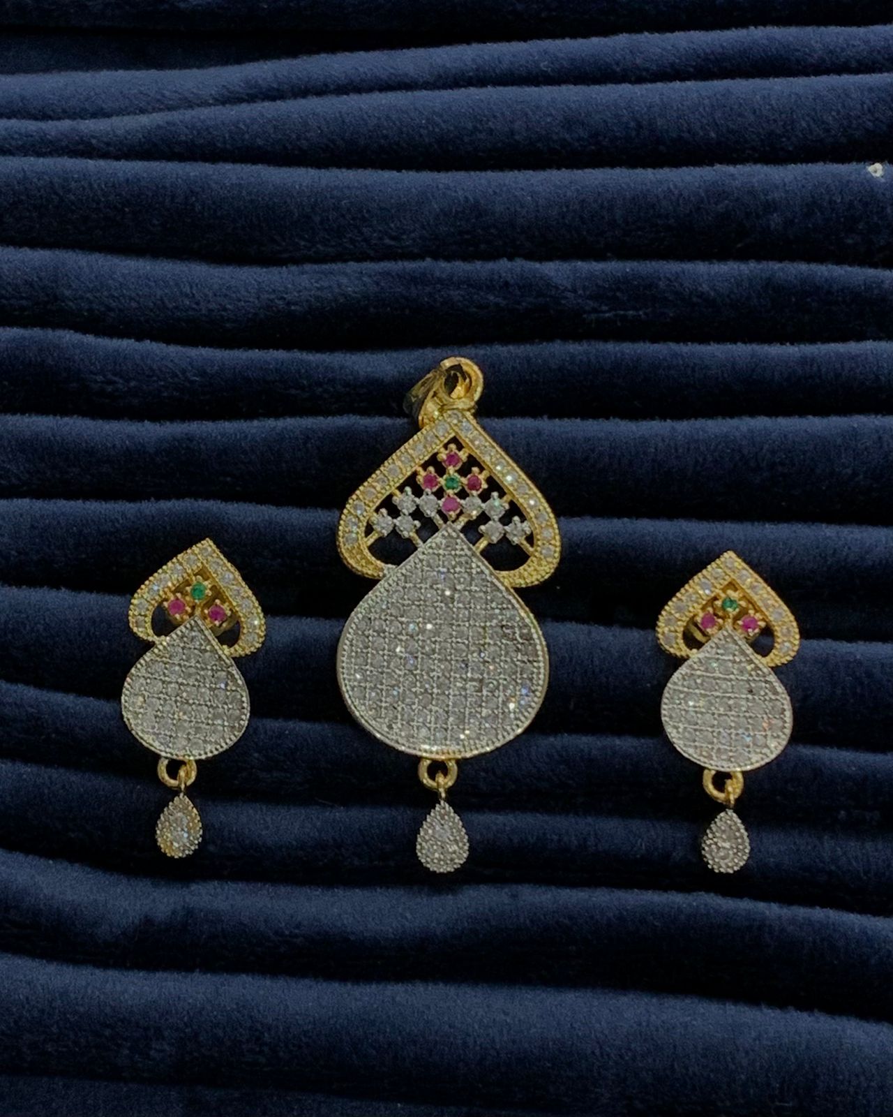 Multi Color AD Pendant Set