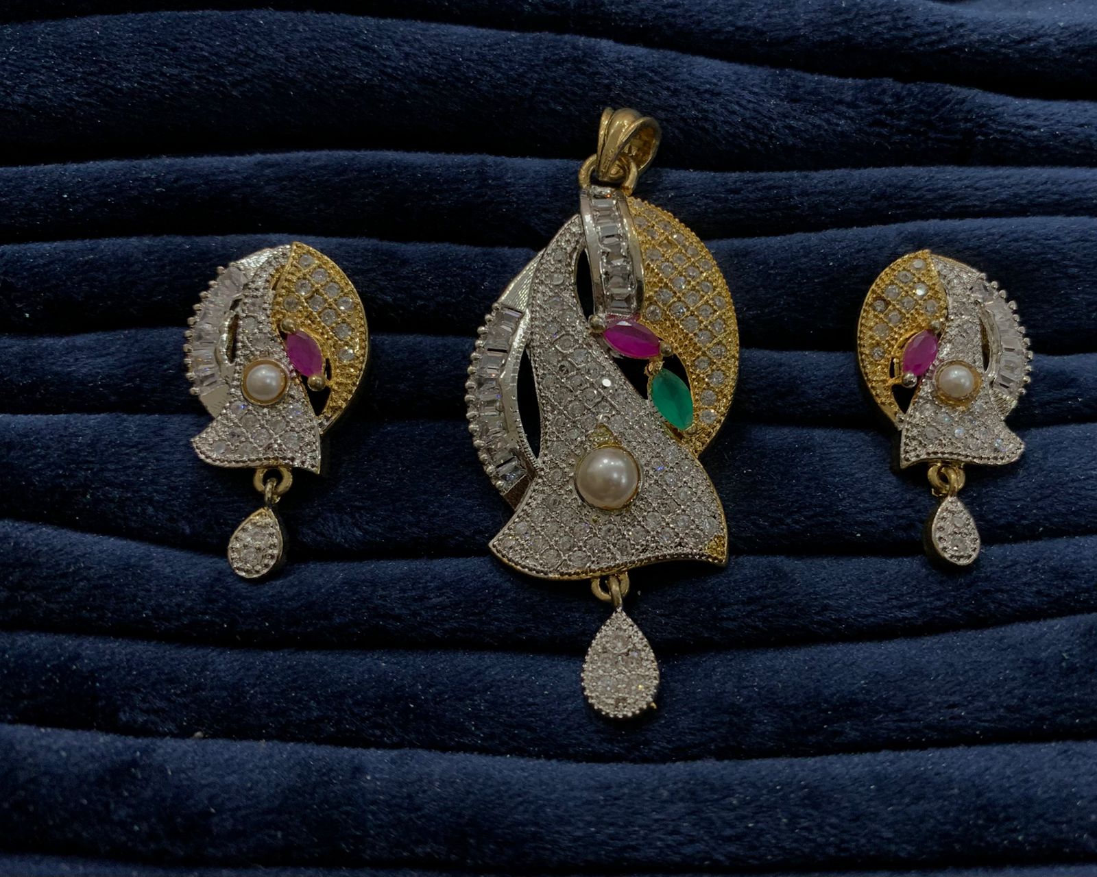 Multi Color AD Pendant Set with pearl