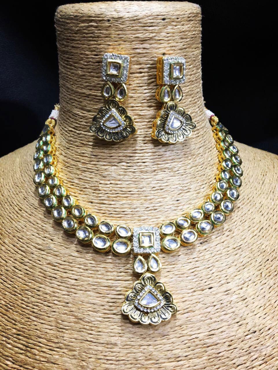 Beautiful Kundan choker set