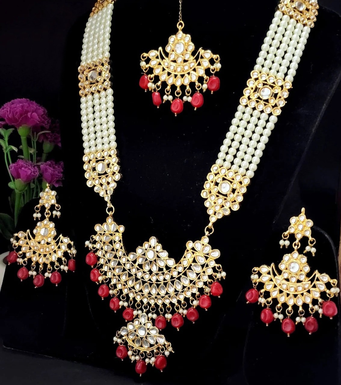 Kundan rani haar in red color