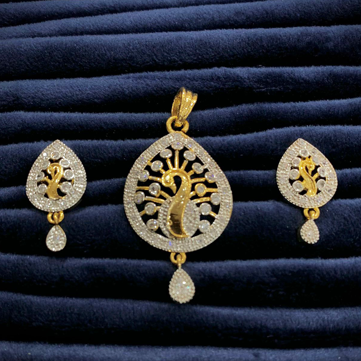 AD Crystal Pendant Set for Women